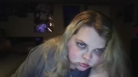 Hazeleyez97 online show from 09.17.25