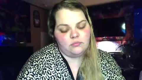 Hazeleyez97 online show from 10.22.25