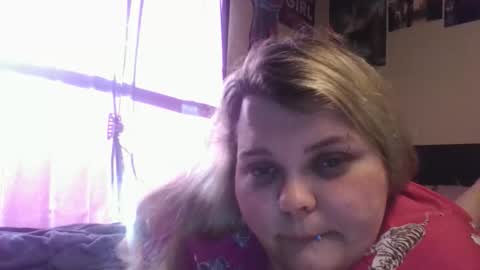 Hazeleyez97 online show from 10.22.25