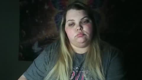 Hazeleyez97 online show from 10.28.25