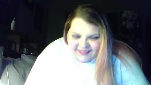 Hazeleyez97 online show from 04.12.26