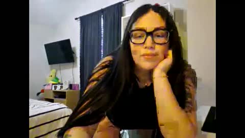 Hazell Fett online show from 02.16.25