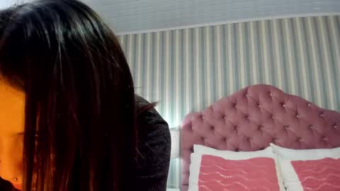 HazelMoret online show from 02.25.25