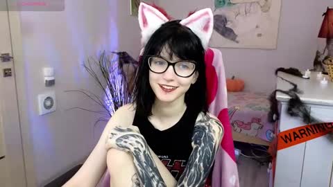 hazeltompson online show from 11.02.25