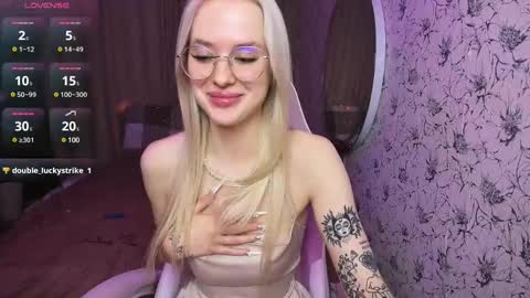 Snapshot of healing__girl chatting on 12.18.24 Valeria online show from 12.18.24