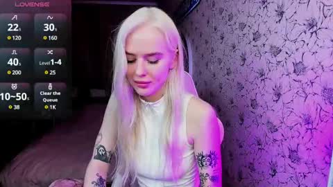 Snapshot of healing__girl chatting on 02.15.25 Valeria online show from 02.15.25