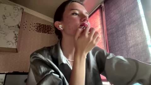 Lili online show from 03.27.26