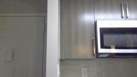 Snapshot of heatwavee chatting on 10.31.25 heatwavee online show from 10.31.25