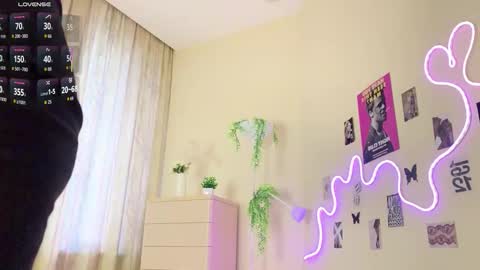 Snapshot of heavenmoth chatting on 02.17.26 heavenmoth online show from 02.17.26