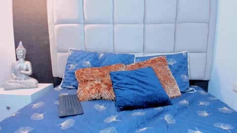 Keira Hecate online show from 12.22.24