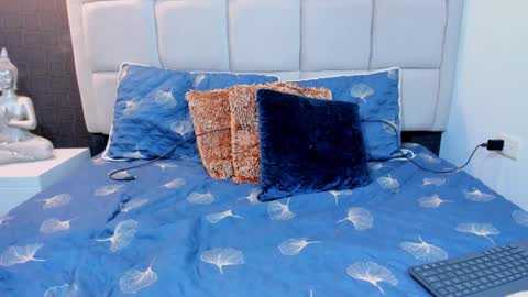 Keira Hecate online show from 12.22.24