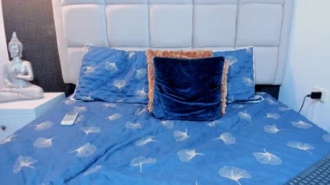 Keira Hecate online show from 12.23.24