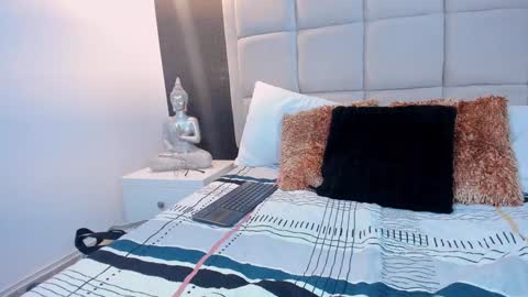 Keira Hecate online show from 01.03.25