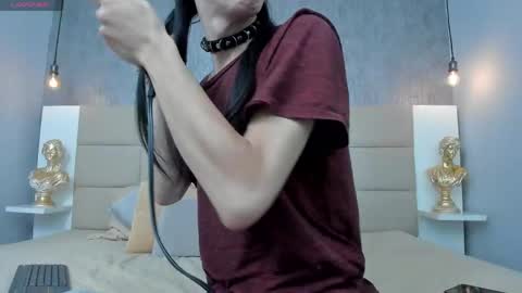 Keira Hecate online show from 04.15.26