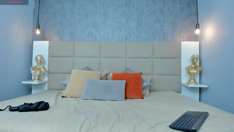 Keira Hecate online show from 04.17.26