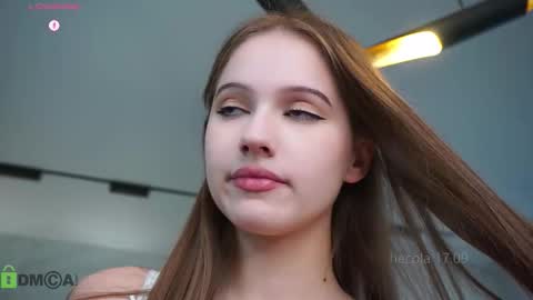 Snapshot of hecola chatting on 09.17.25 Nika next stream  200pm GMT online show from 09.17.25