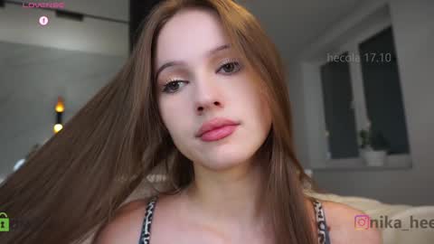 Snapshot of hecola chatting on 10.17.25 Nika next stream  200pm GMT online show from 10.17.25