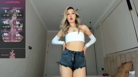 Snapshot of hee_nomy chatting on 12.17.24 Nomy3 online show from 12.17.24