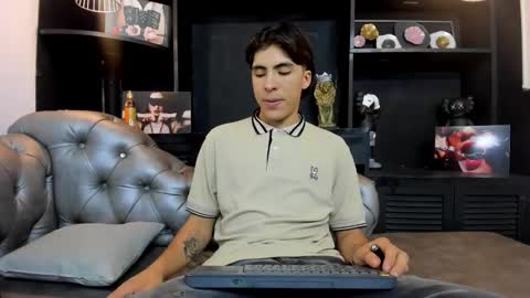 heellboy_ online show from 10.30.25