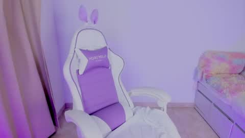 Snapshot of heey_kitty chatting on 05.06.26 IM EMY online show from 05.06.26