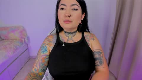 Snapshot of heey_kitty chatting on 05.10.26 IM EMY online show from 05.10.26