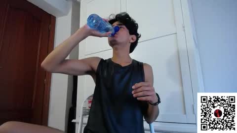 Snapshot of hefestion_ chatting on 10.23.25 hefestion_ online show from 10.23.25