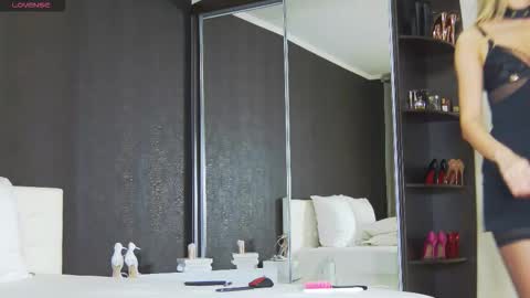 Helen online show from 10.14.25