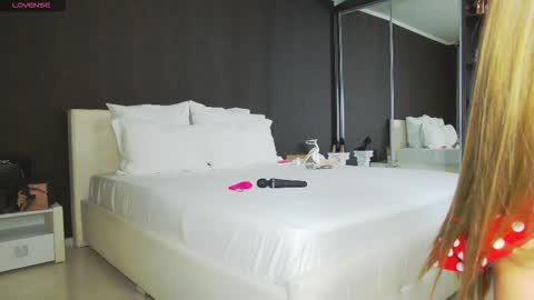 Helen online show from 11.03.25