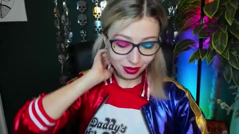 Heidi online show from 10.31.25