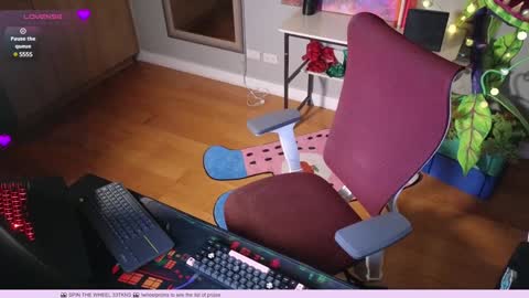 Heidi brunette Foxy red head and Carrie blondie online show from 01.14.25