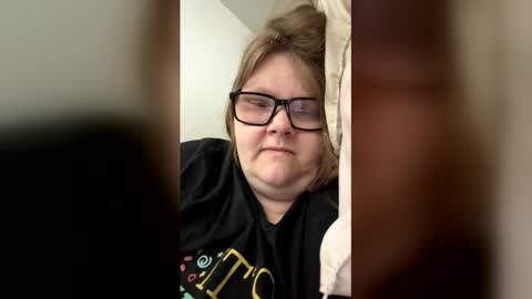 Snapshot of heidimackey2 chatting on 04.18.26 heidimackey2 online show from 04.18.26