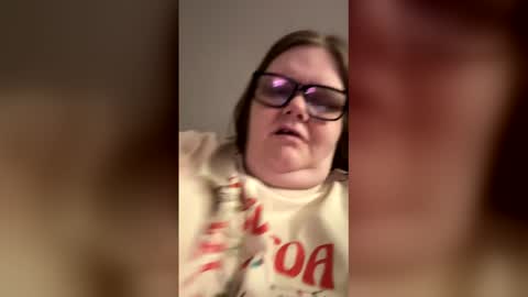 Snapshot of heidimackey2 chatting on 04.18.26 heidimackey2 online show from 04.18.26