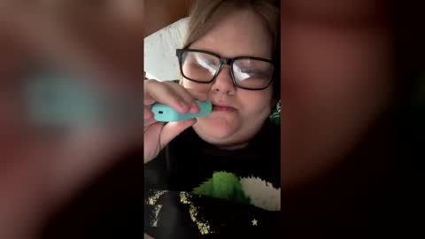 Snapshot of heidimackey2 chatting on 05.16.26 heidimackey2 online show from 05.16.26