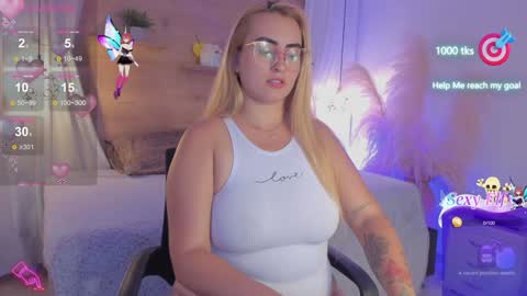 Snapshot of heidishayk chatting on 12.04.24 ANTARA REY online show from 12.04.24