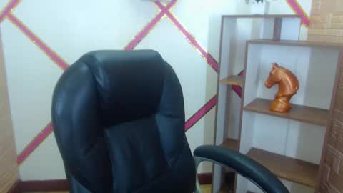 MY NAME IS HEIDY online show from 02.22.26