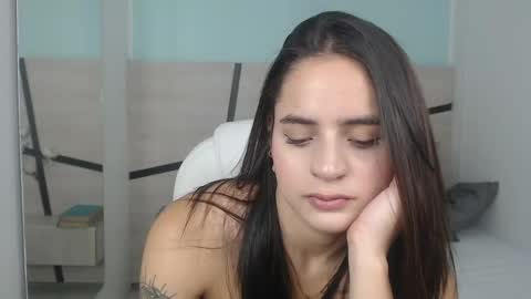 Heidy  online show from 02.13.25