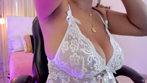 Snapshot of heidyblue chatting on 10.02.25              online show from 10.02.25