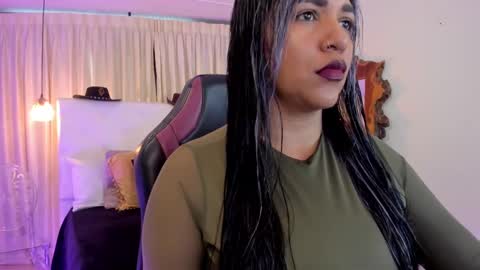 Snapshot of heidyblue chatting on 10.10.25              online show from 10.10.25