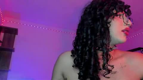 Heka Prudence online show from 04.07.26