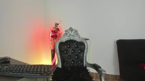 Hela   Independent model online show from 02.01.25