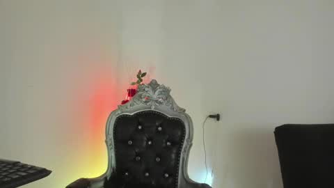 Hela   Independent model online show from 02.07.25