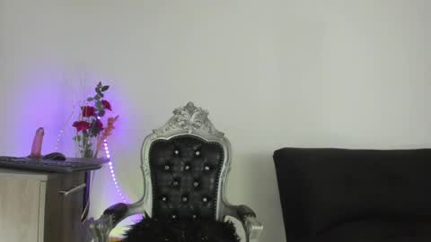Hela   Independent model online show from 02.13.25