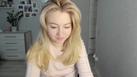 Helen sven online show from 10.08.25