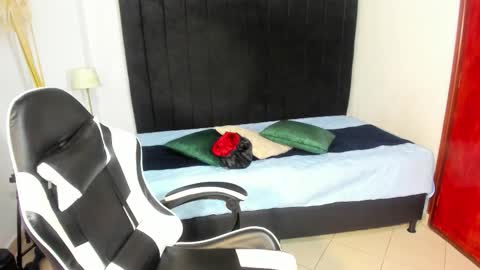 HELENA COPPER online show from 12.04.25