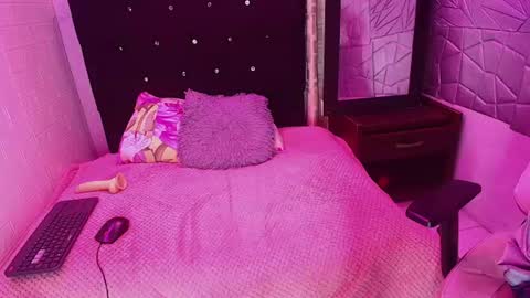 helena_divine online show from 06.19.26