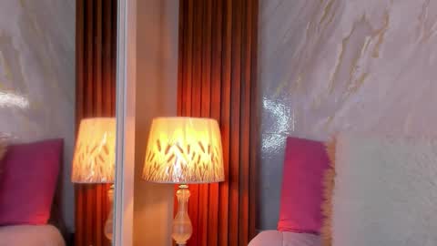 Helena Santos  online show from 03.20.26