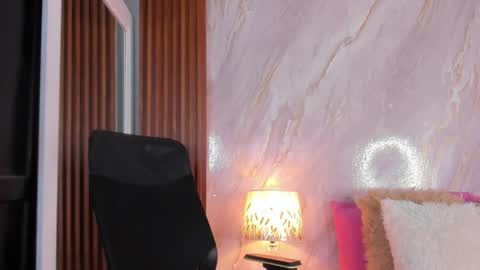 Helena Santos  online show from 04.08.26