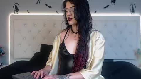 Snapshot of helenamorningstar chatting on 01.10.25 helenamorningstar online show from 01.10.25