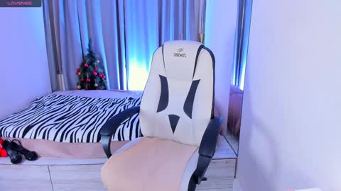 Snapshot of helenaregal chatting on 01.04.25 Helena online show from 01.04.25