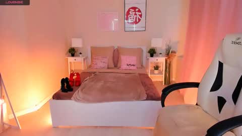 Snapshot of helenaregal chatting on 09.13.25 Helena online show from 09.13.25